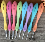 8x Sewing Tool Crochet Hooks Kit Yarn Knitting Needles Ergonomic Grip Set DIY